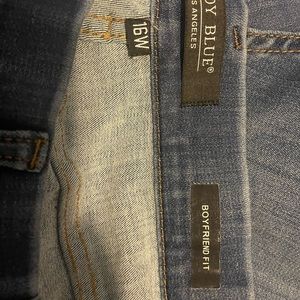 Barely worn pull on boyfriendvfit Judy Blues